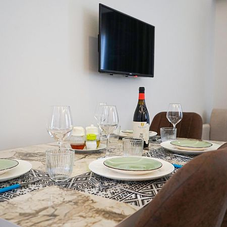 Delmar Apartments Golem  Bagian luar foto