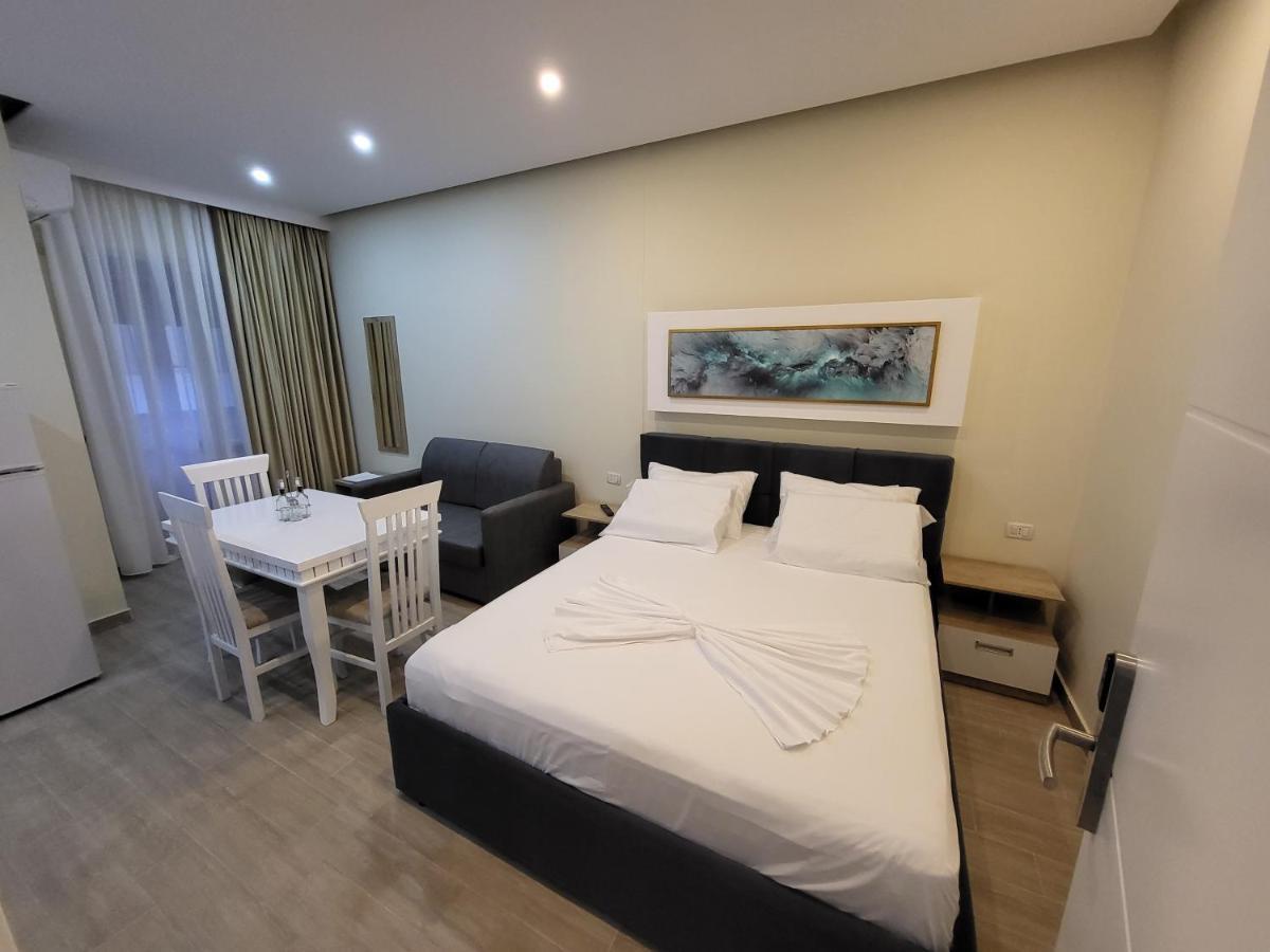 Delmar Apartments Golem  Bagian luar foto