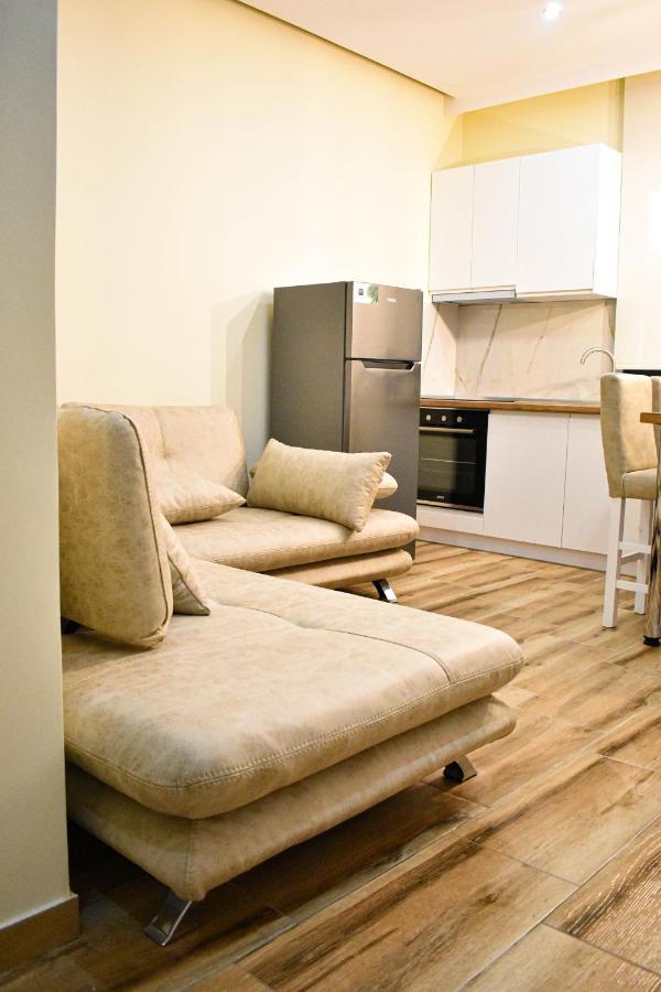 Delmar Apartments Golem  Bagian luar foto