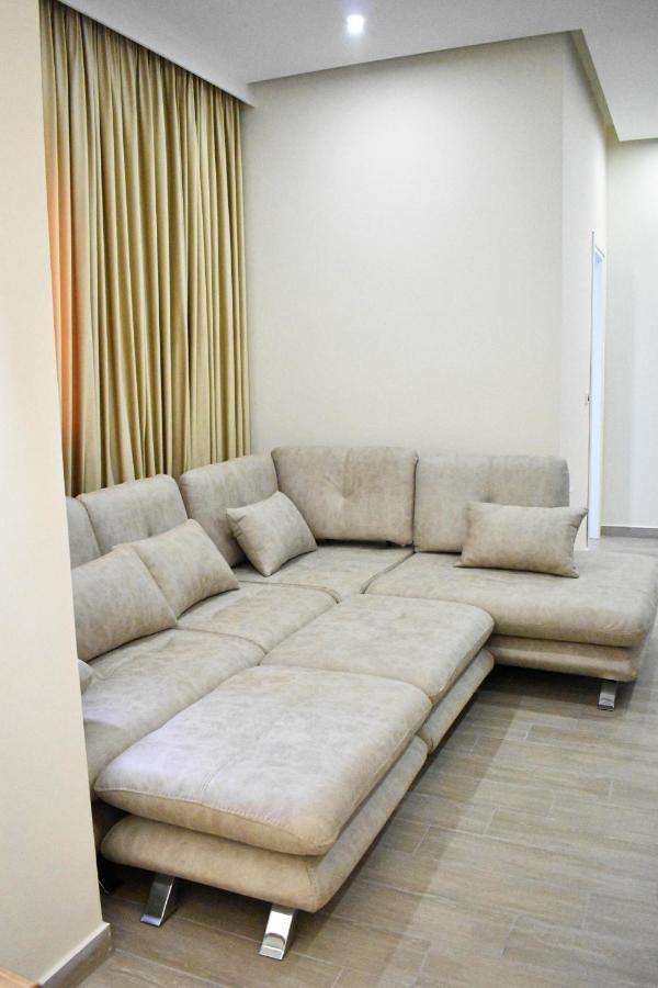 Delmar Apartments Golem  Bagian luar foto