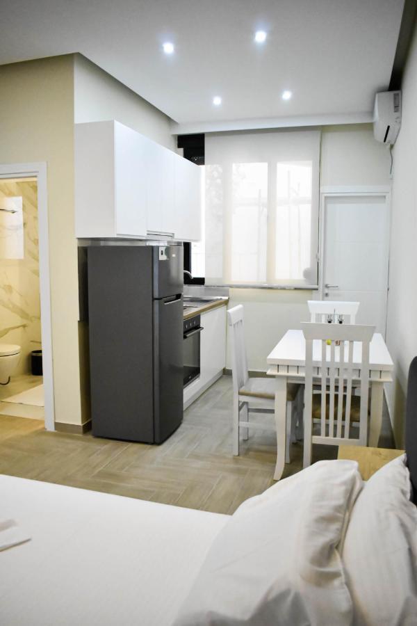 Delmar Apartments Golem  Bagian luar foto