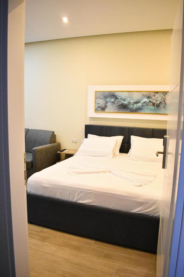 Delmar Apartments Golem  Bagian luar foto