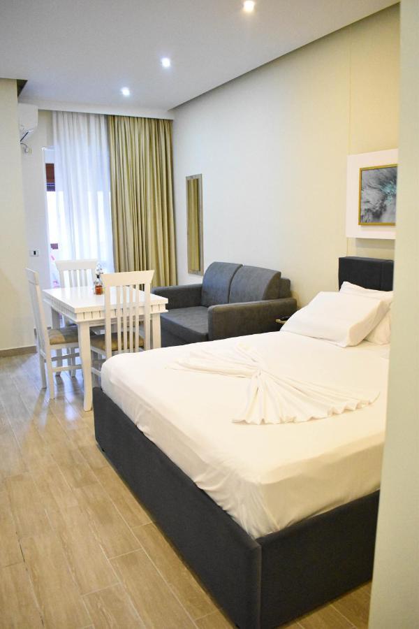 Delmar Apartments Golem  Bagian luar foto