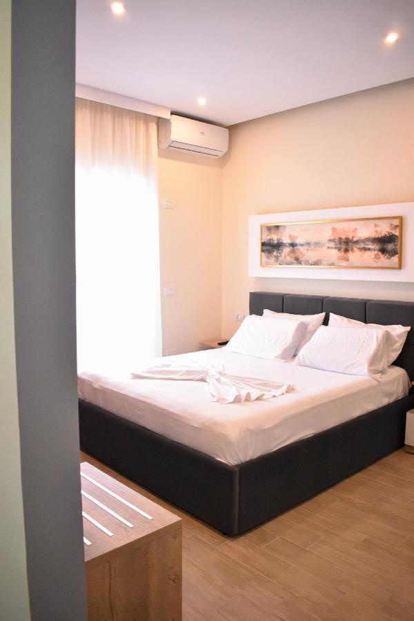 Delmar Apartments Golem  Bagian luar foto