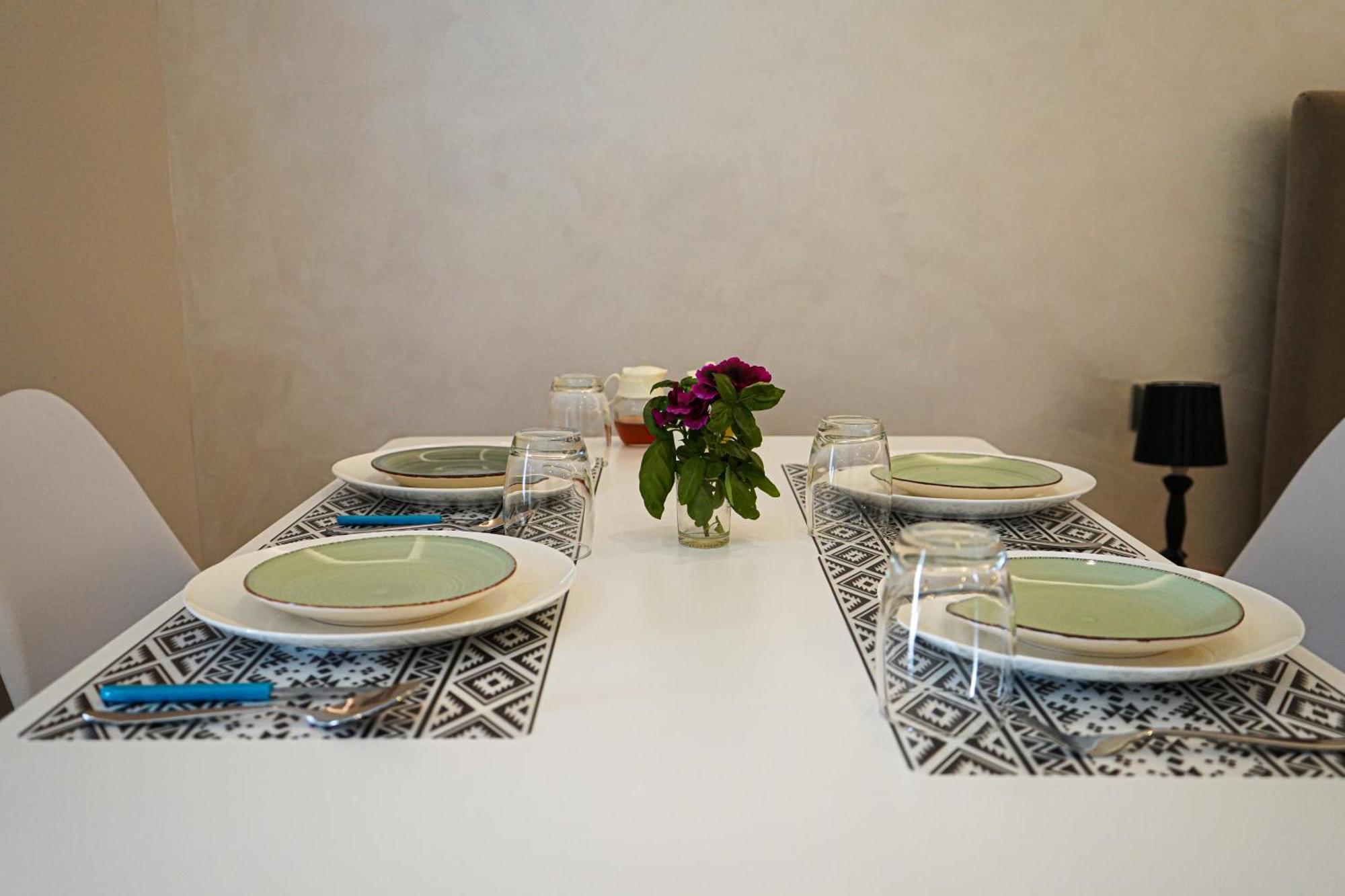 Delmar Apartments Golem  Bagian luar foto