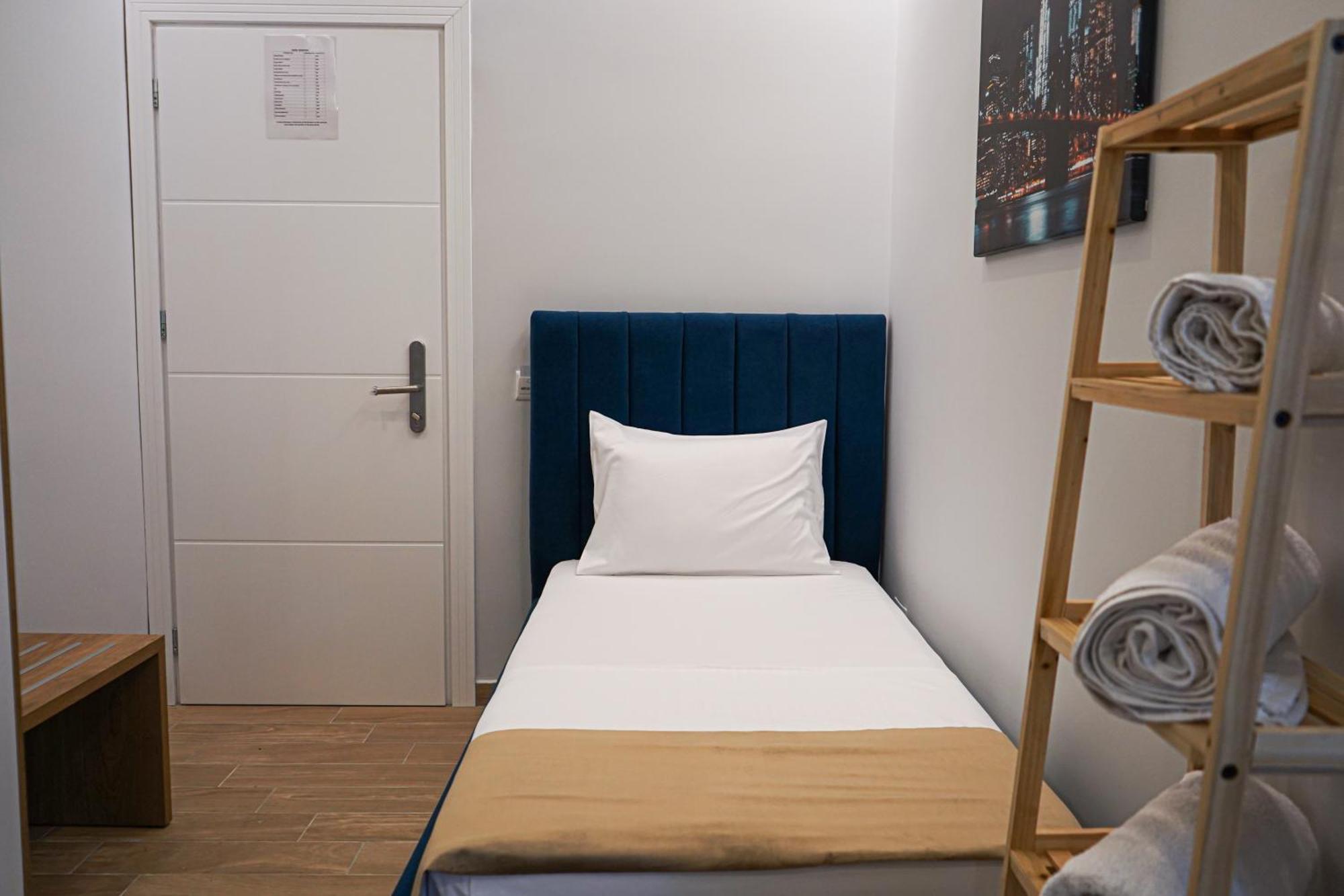 Delmar Apartments Golem  Bagian luar foto