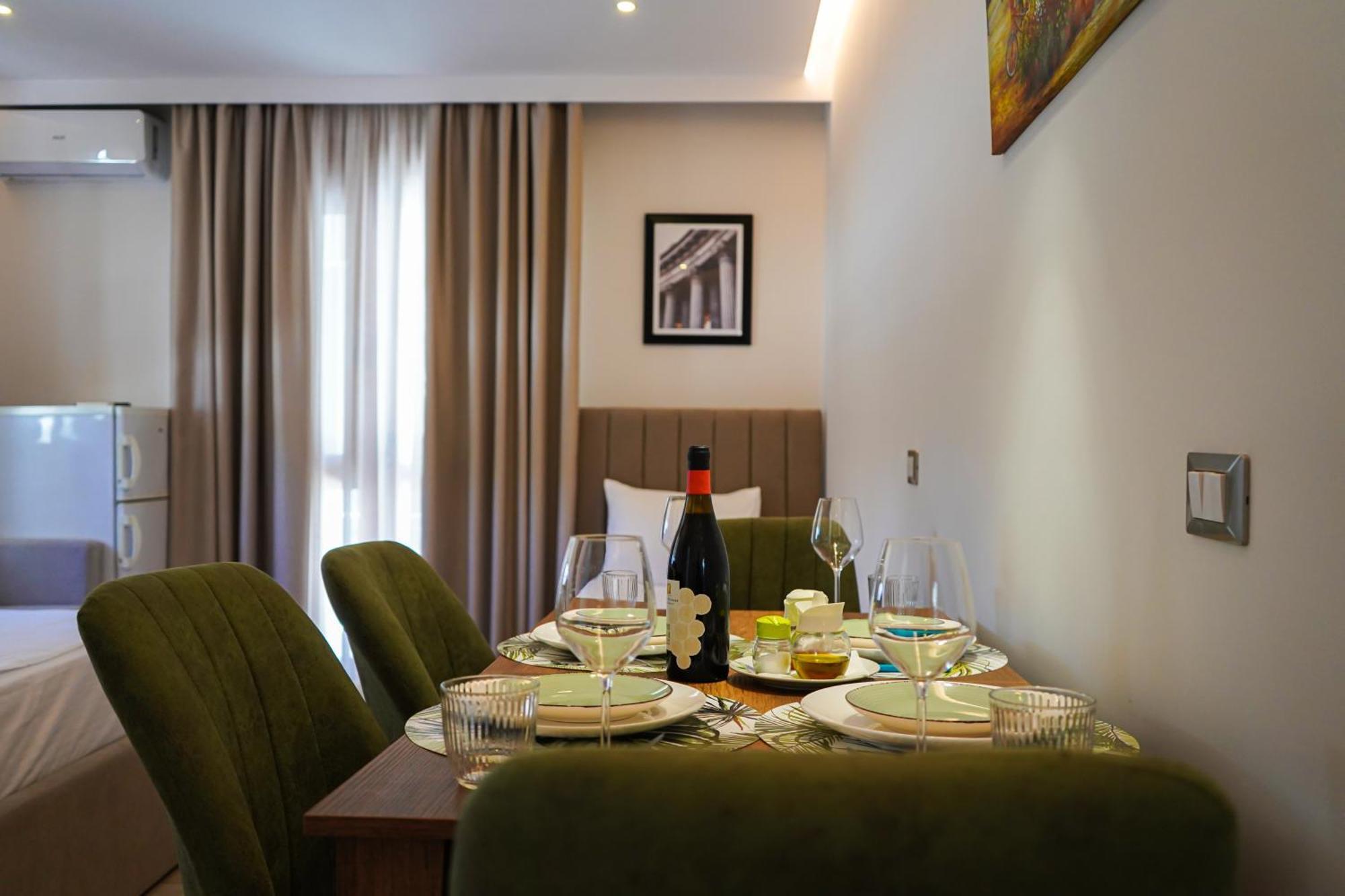Delmar Apartments Golem  Bagian luar foto